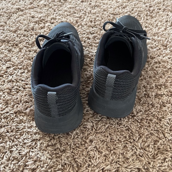 SKECHERS MAX CUSHIONING - Picture 4 of 4